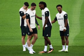 九游官网-尤文图斯在欧国联比赛中表现不佳，球迷失望的简单介绍