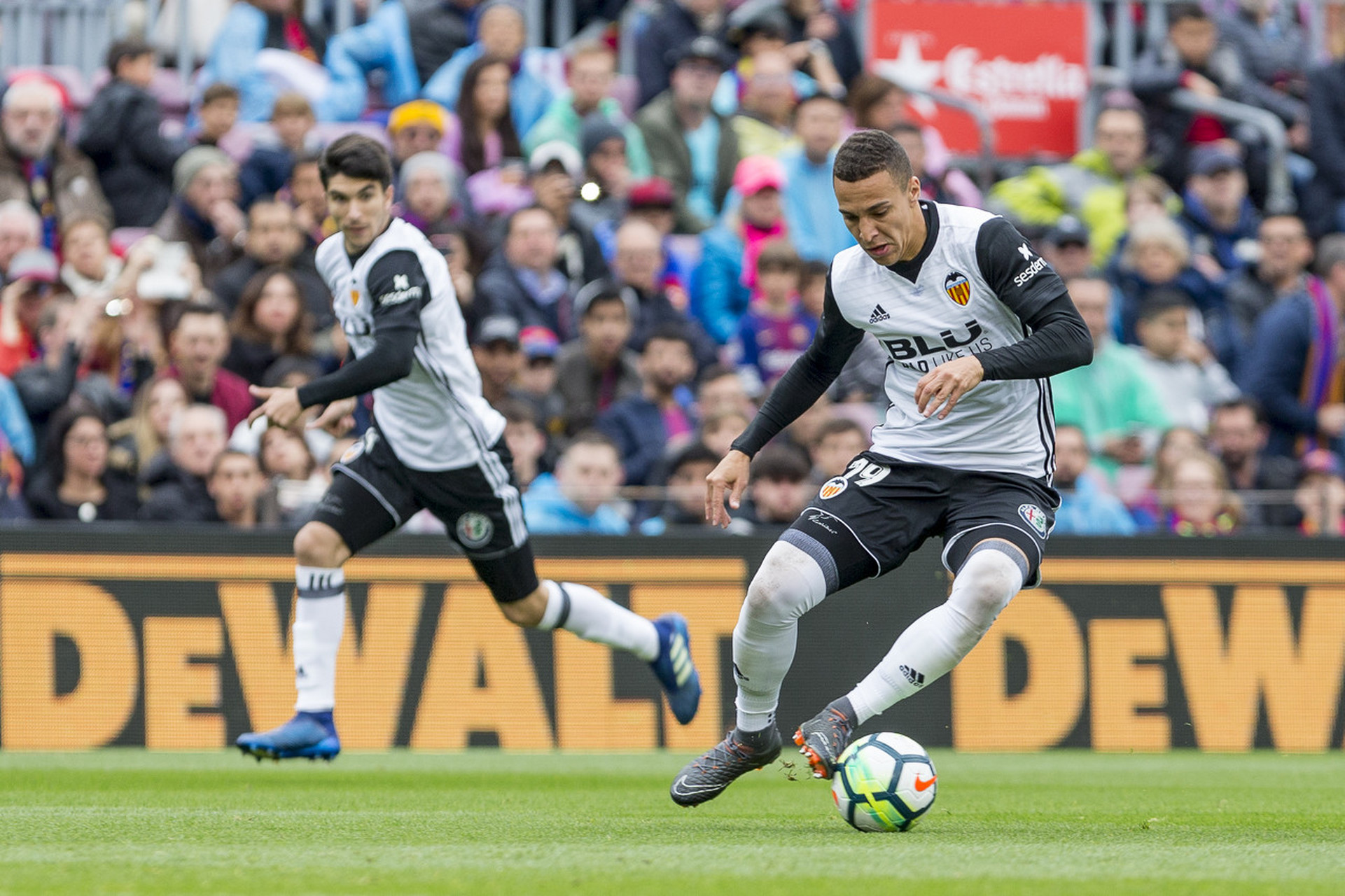 九游官网-瓦伦西亚主场失利，遭遇主场卫不住  第2张